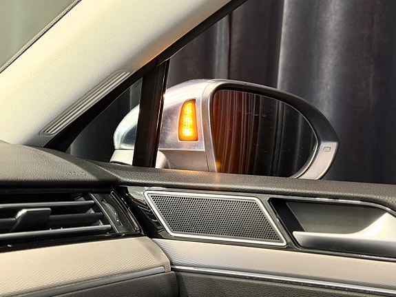 Volkswagen Passat Alltrack 21 of 30