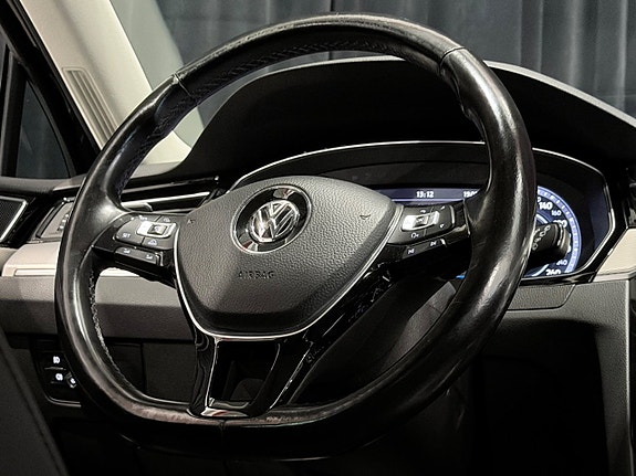 Volkswagen Passat Alltrack 22 of 30