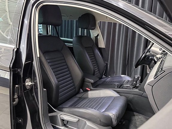 Volkswagen Passat Alltrack 10 of 30