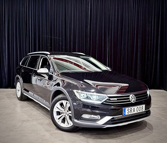 Volkswagen Passat Alltrack 3 of 30
