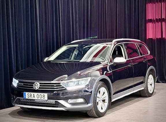 Volkswagen Passat Alltrack 5 of 30
