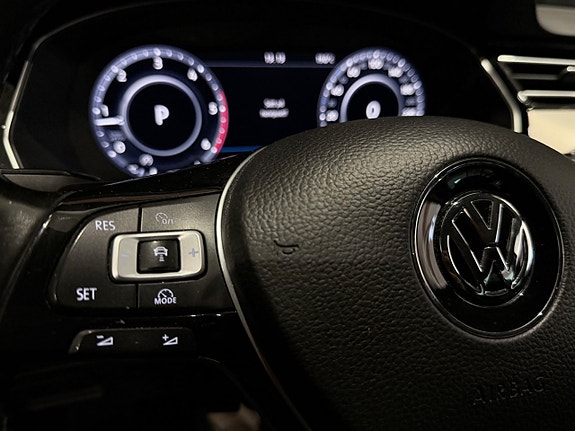Volkswagen Passat Alltrack 24 of 30
