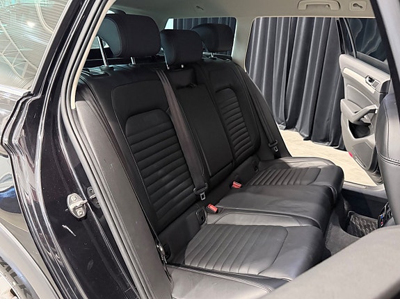 Volkswagen Passat Alltrack 16 of 30