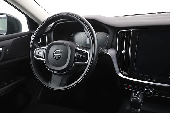 Volvo V60 Cross Country 14 of 30