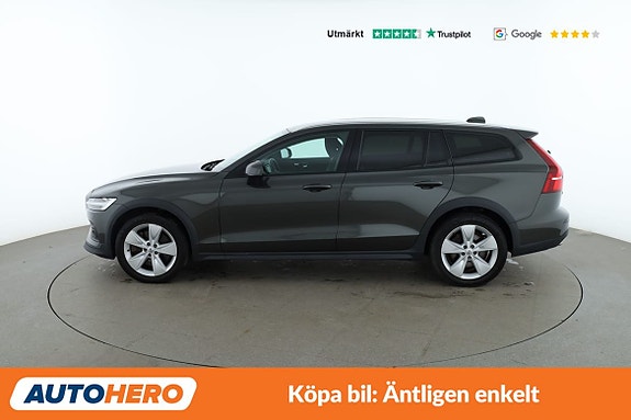Volvo V60 Cross Country 2 of 30