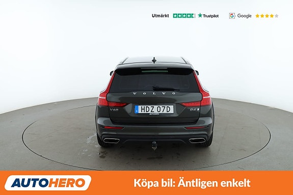 Volvo V60 Cross Country 4 of 30