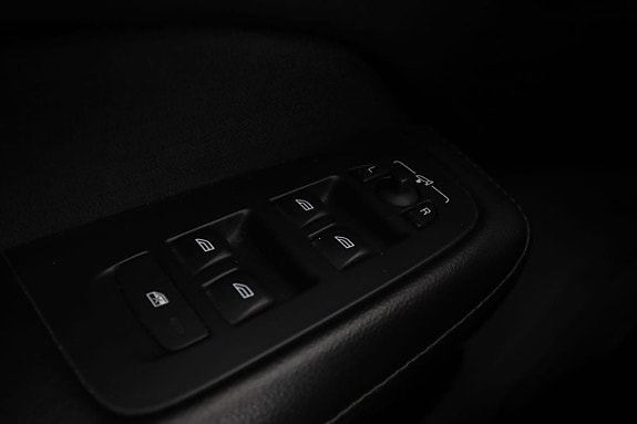 Volvo V60 Cross Country 30 of 30