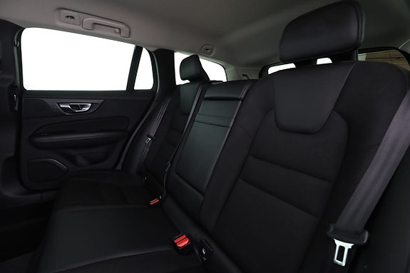 Volvo V60 Cross Country 15 of 30