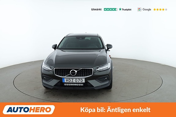 Volvo V60 Cross Country 9 of 30