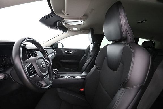 Volvo V60 Cross Country 11 of 30
