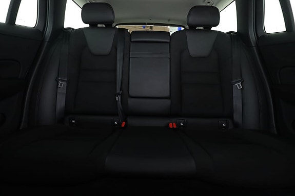 Volvo V60 Cross Country 16 of 30