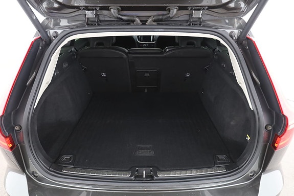 Volvo V60 Cross Country 18 of 30