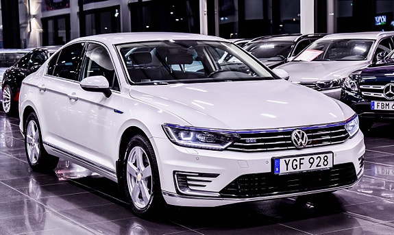 Volkswagen Passat 7 of 18