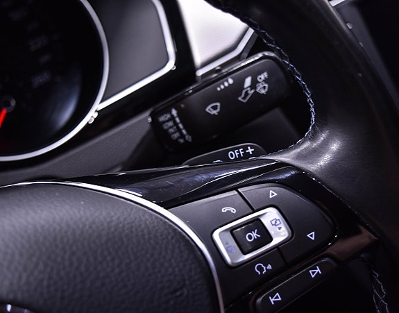 Volkswagen Passat 12 of 18