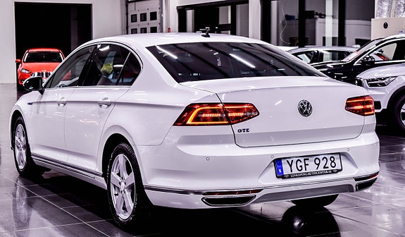 Volkswagen Passat 11 of 18