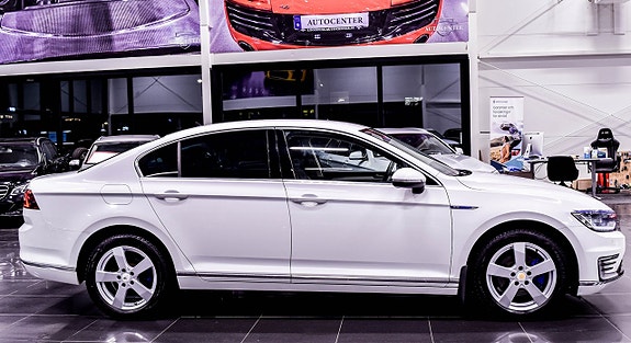 Volkswagen Passat 8 of 18