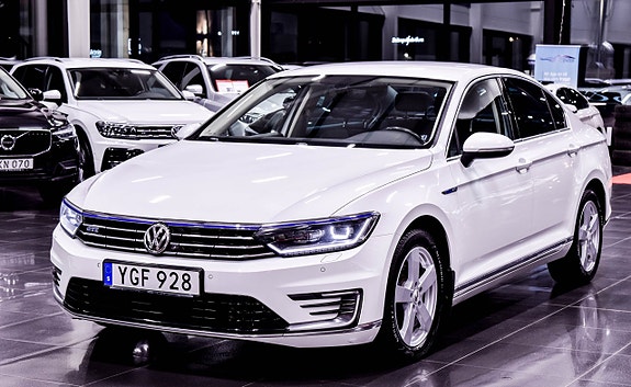 Volkswagen Passat 6 of 18