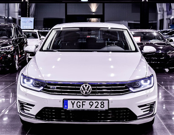 Volkswagen Passat 5 of 18