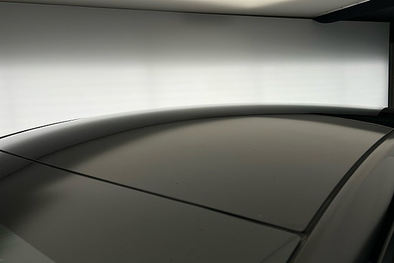 Tesla Model Y 18 of 25
