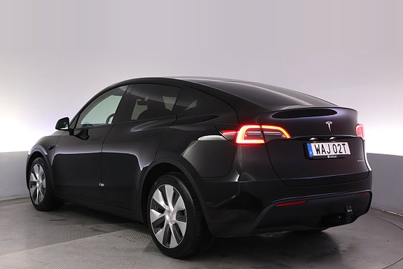 Tesla Model Y 4 of 27