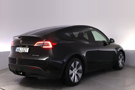 Tesla Model Y 5 of 27
