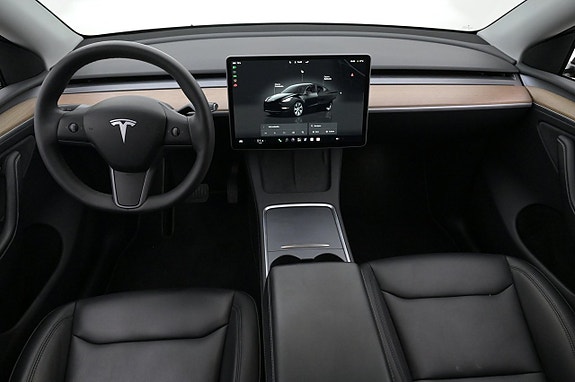 Tesla Model Y 6 of 27