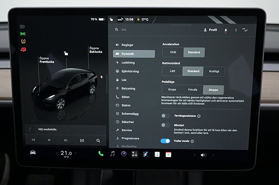 Tesla Model Y 17 of 27