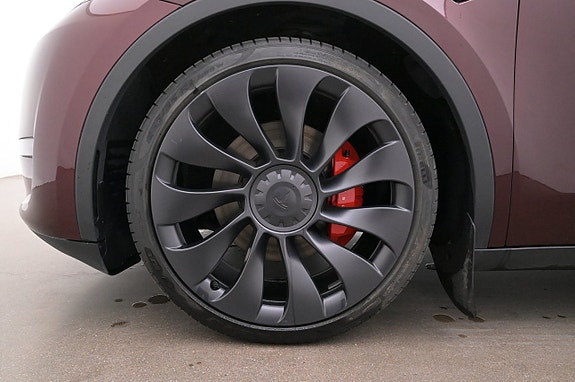 Tesla Model Y 27 of 27