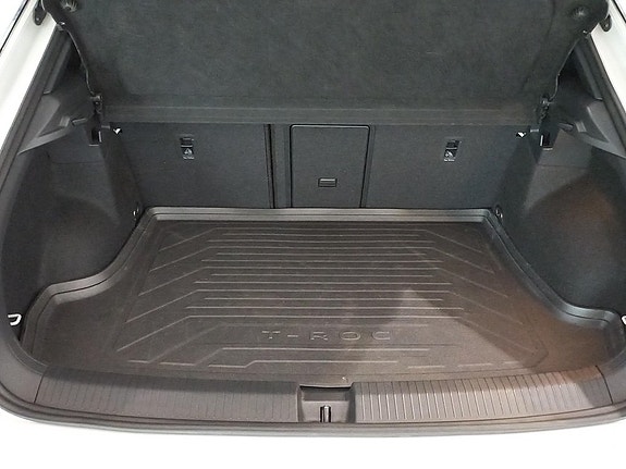 Volkswagen T-Roc 13 of 15