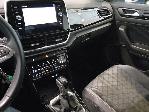 Volkswagen T-Roc 11 of 15