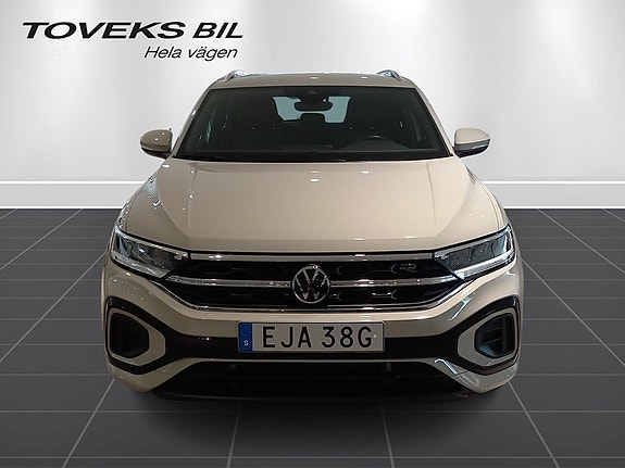 Volkswagen T-Roc 2 of 15