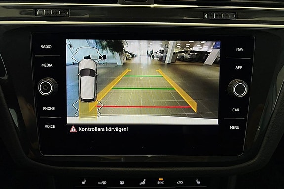 Volkswagen Tiguan 18 of 22