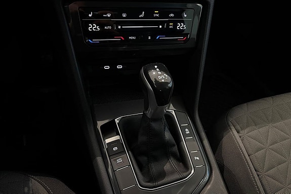 Volkswagen Tiguan 12 of 22