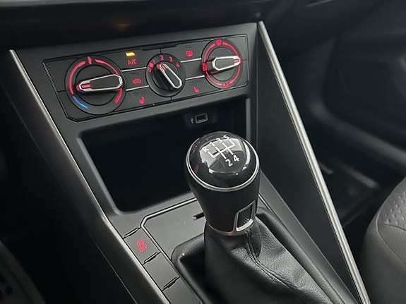 Volkswagen Polo 19 of 22
