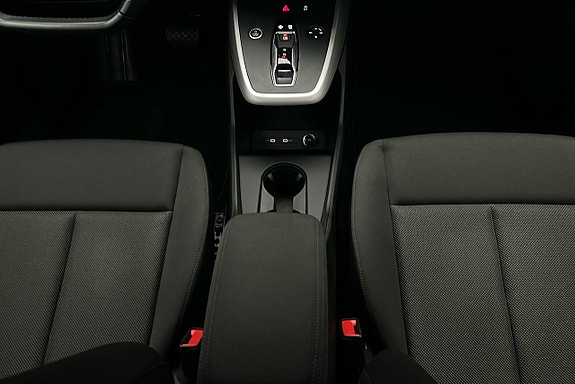 Audi Q4 e-tron 9 of 25
