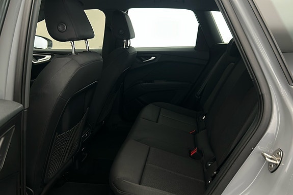 Audi Q4 e-tron 13 of 25