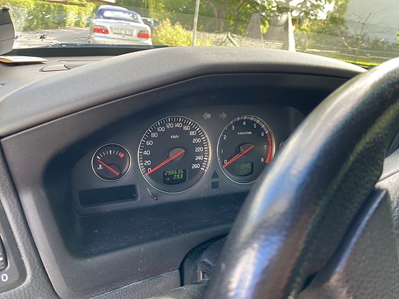 Volvo V70 8 of 10