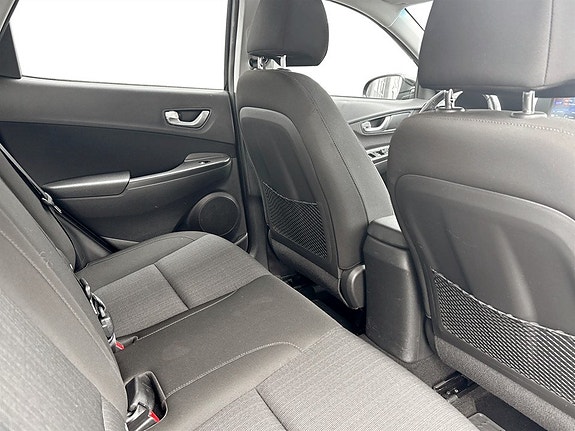 Hyundai Kona 13 of 16