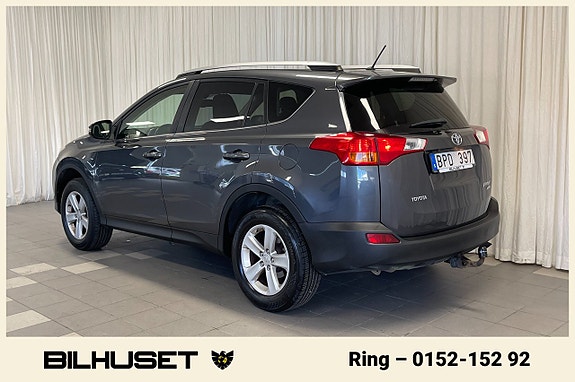 Toyota RAV4 2 of 18