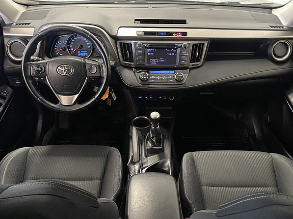 Toyota RAV4 10 of 18