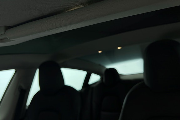 Tesla Model 3 17 of 26