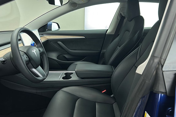 Tesla Model 3 9 of 26