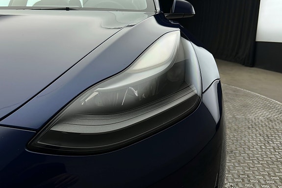 Tesla Model 3 10 of 26