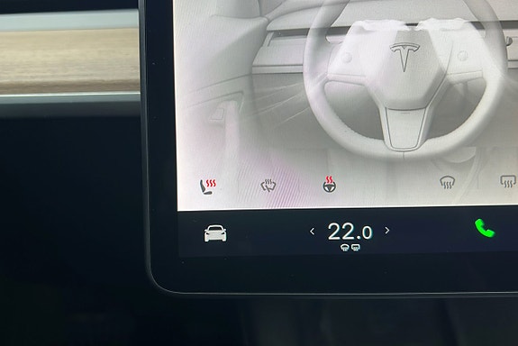 Tesla Model 3 20 of 26