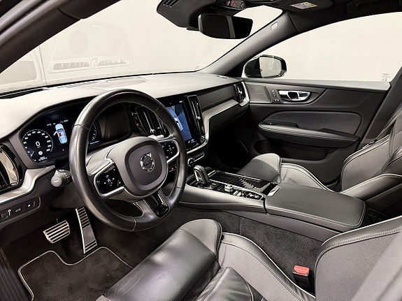 Volvo V60 8 of 14