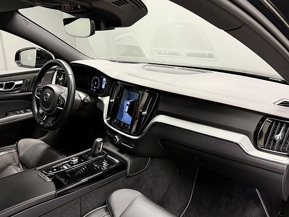 Volvo V60 12 of 14