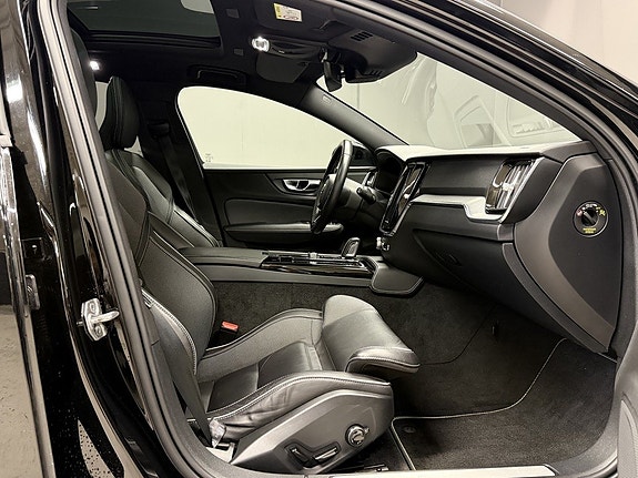 Volvo V60 11 of 14