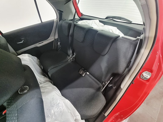 Toyota Yaris 9 of 20