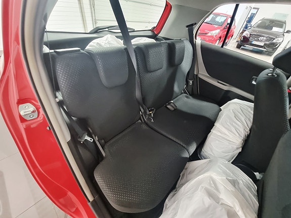 Toyota Yaris 19 of 20