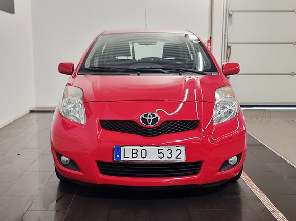 Toyota Yaris 3 of 20